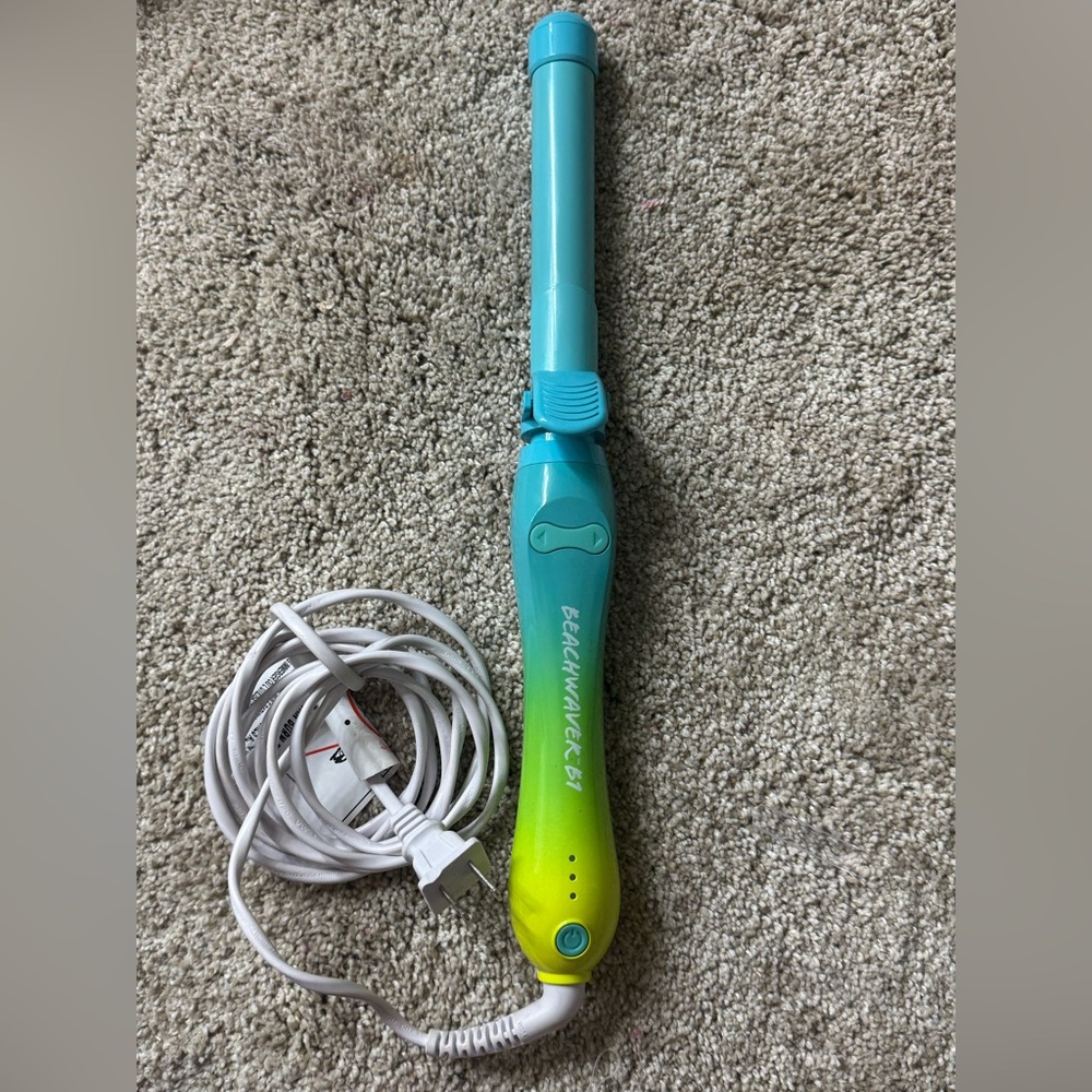 The Beachwaver Co. Blue and Yellow Styling Tool